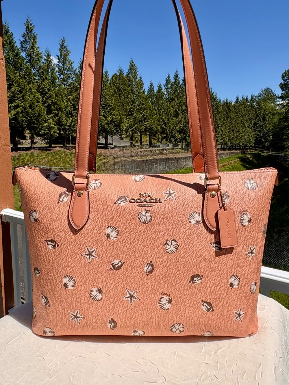 COACH Gallery Shell Print Tote Bag  With Shell Charm Tag CBM12